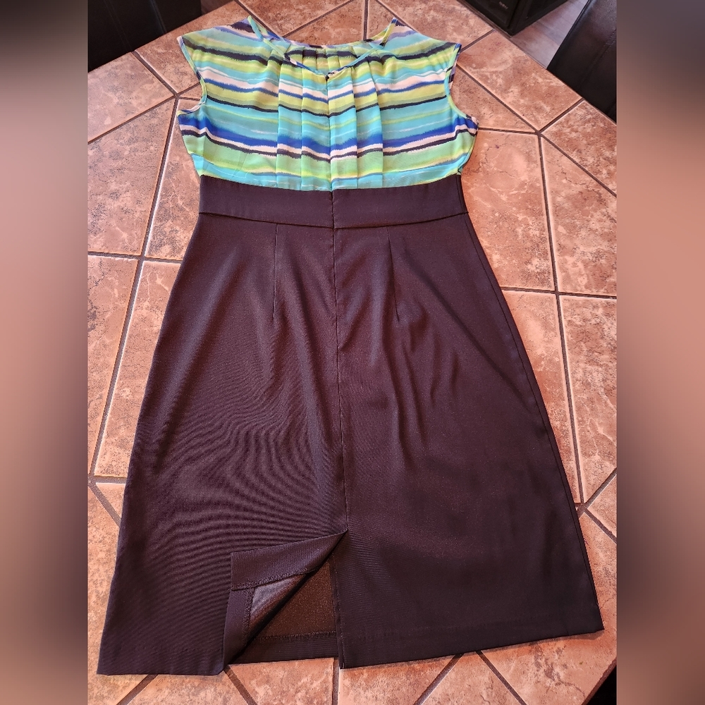 Dress - Picture 3 of 3